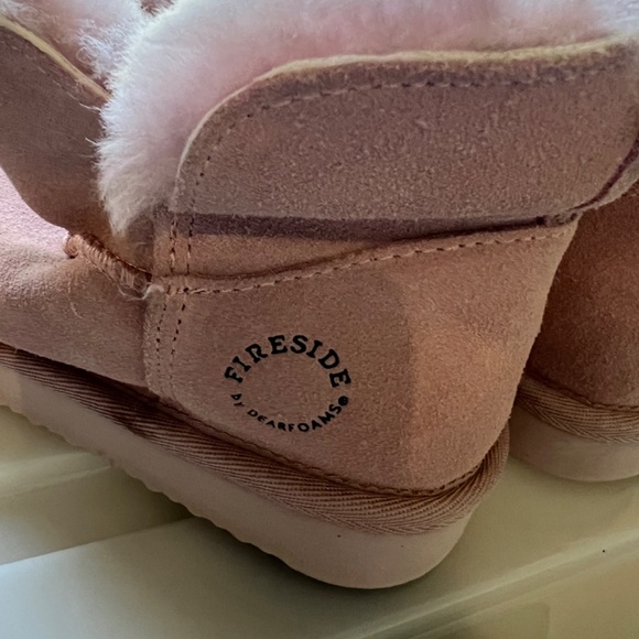 Dearfoams Kids' Fireside Bunbury Genuine Shearling Boot in Dusty Pink - Picture 4 of 6